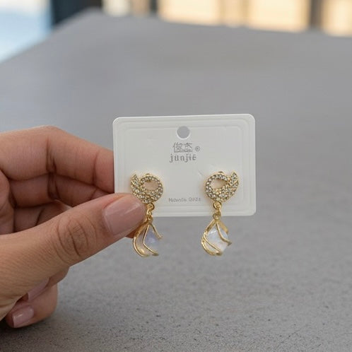 Blink Swan Korean Earrings |