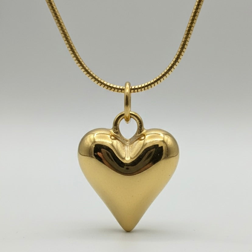 Anti tarnished ❤️Heart Chain .