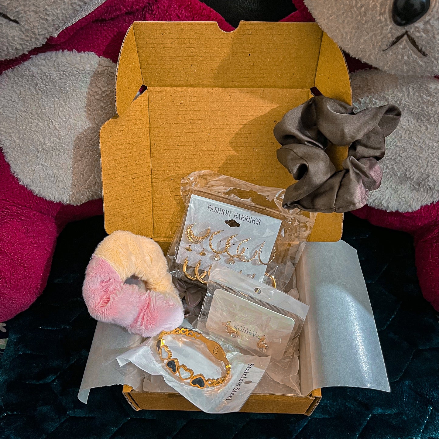 Elegant Charm Blink Hamper 🎁|